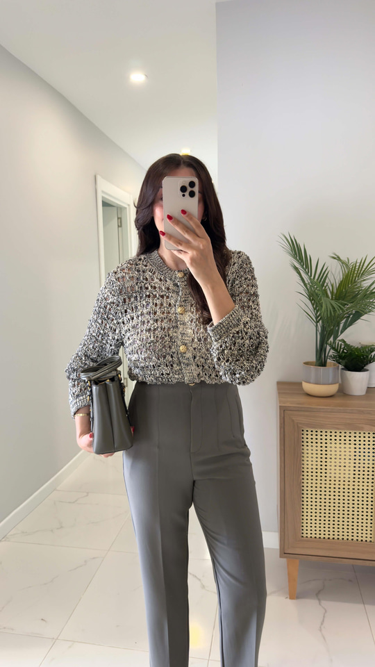 Amore Işıltı İplikli Gold Düğme Detaylı Ajurlu Hırka