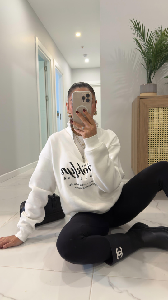 Asra Beyaz Brooklyn Sweat