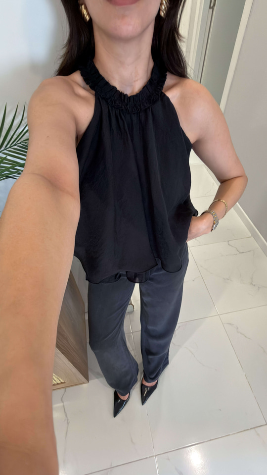 Balle Siyah Fırfırlı Bluz