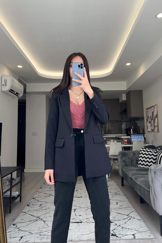 Siyah Tek Düğmeli Blazer