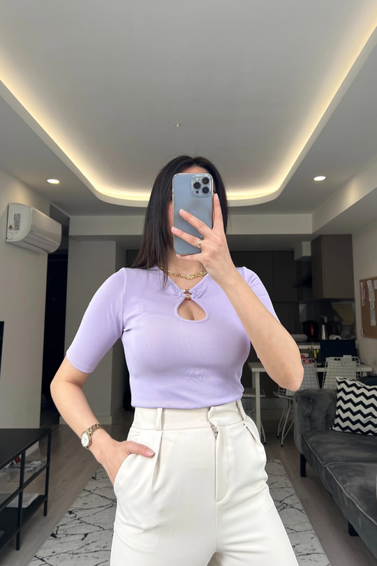 Lila Pencere Detaylı Bluz
