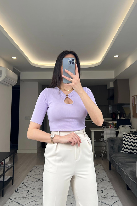Lila Pencere Detaylı Bluz