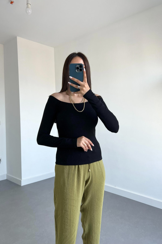 Nakd Siyah Kayık Yaka Bluz