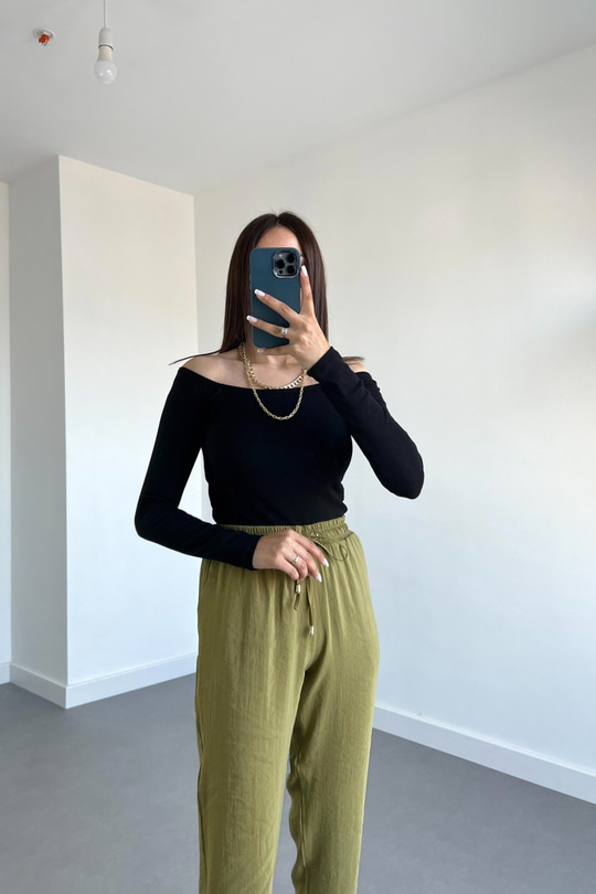 Nakd Siyah Kayık Yaka Bluz