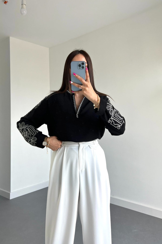 Siyah Etnik İşleme Detaylı Bluz