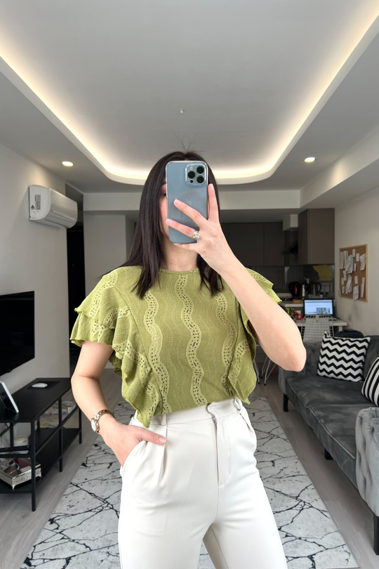 Yeşil Fırfırlı Bluz
