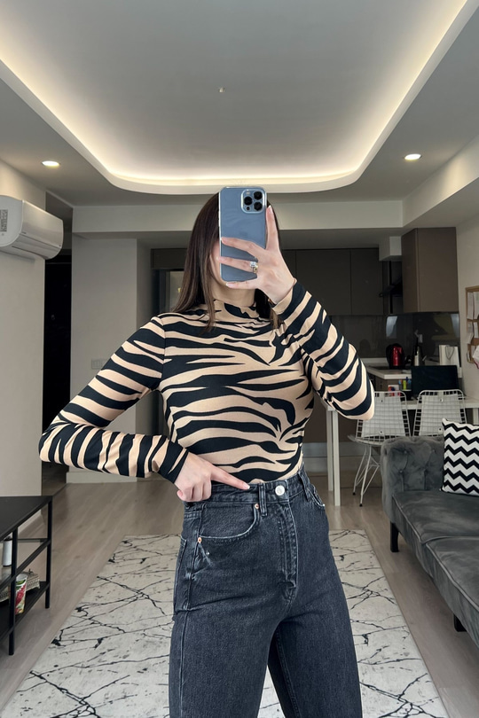 Zebra Desenli Siyah Kahve Bluz