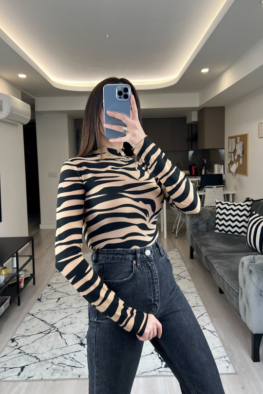 Zebra Desenli Siyah Kahve Bluz