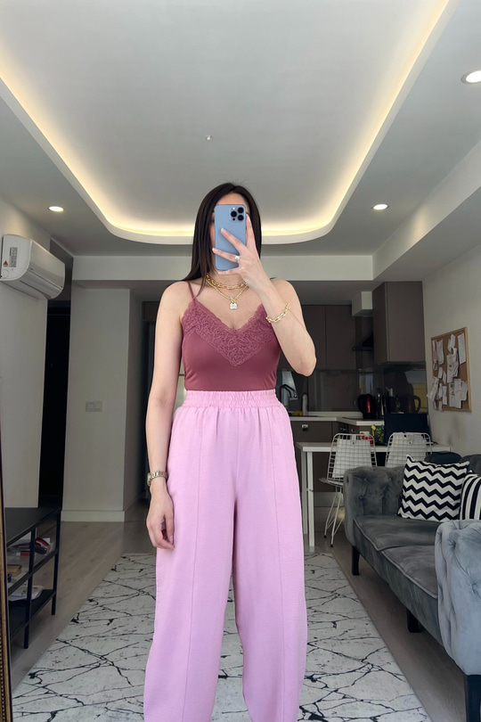 Gül Kurusu Dantel Detay Bodysuit