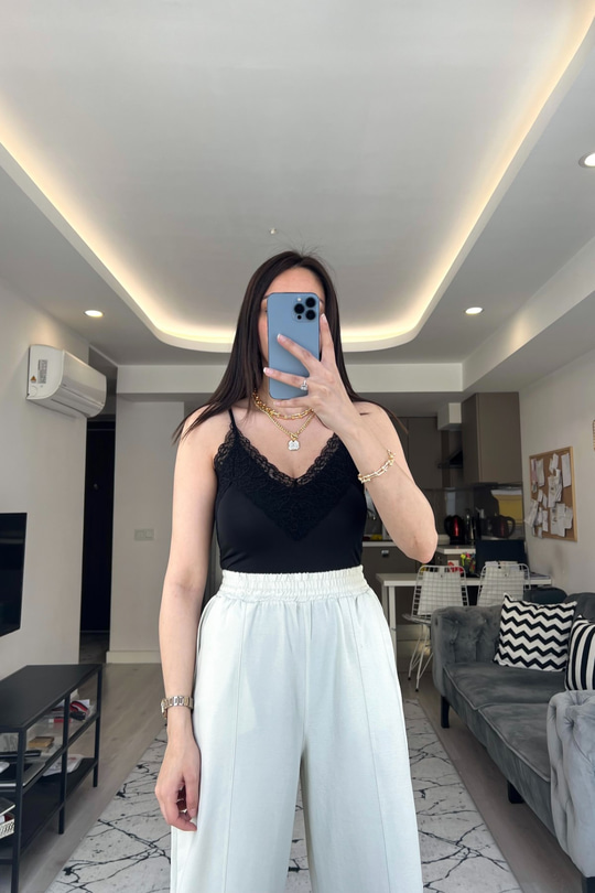 Siyah Dantel Detay Bodysuit