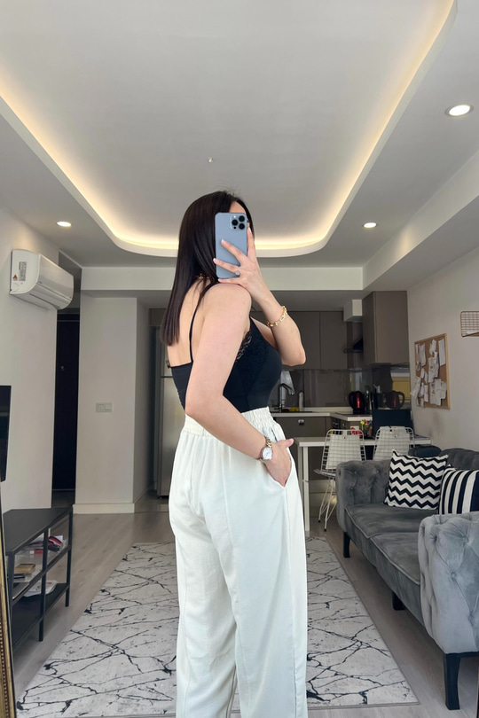 Siyah Dantel Detay Bodysuit