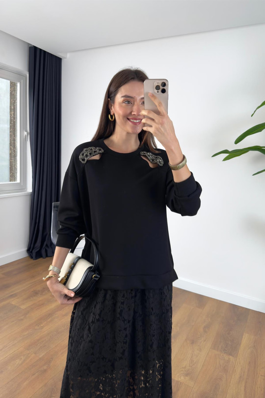 Bolina Siyah Omuz Detaylı Sweatshirt