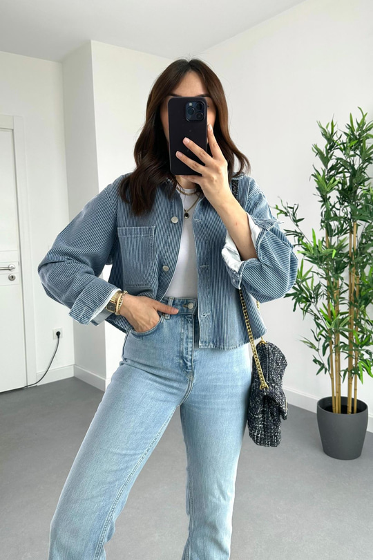 Mavi Çizgi Detaylı Denim Ceket