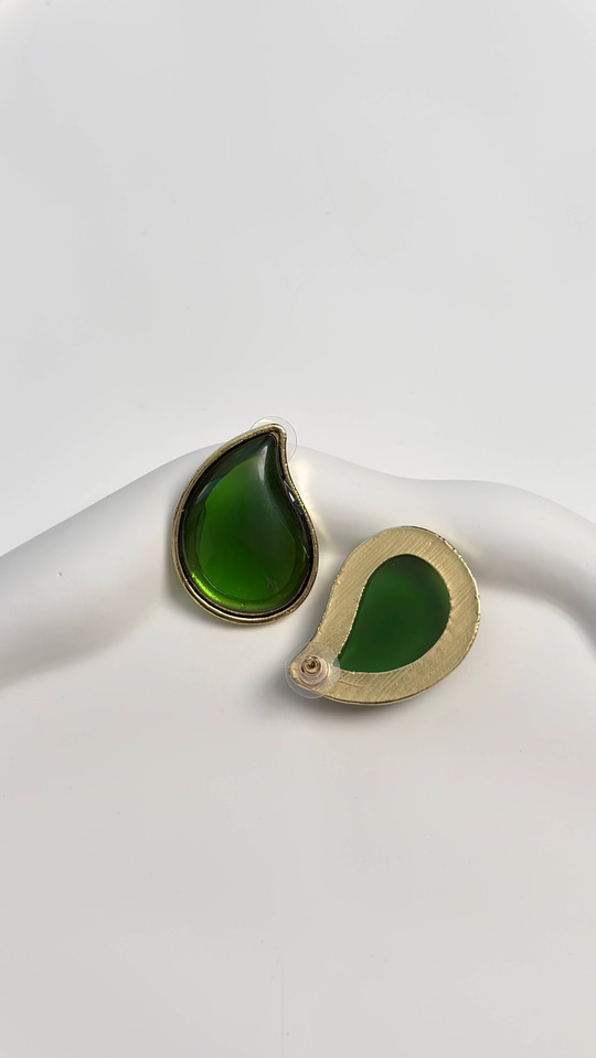 Çelik Yeşil Küpe