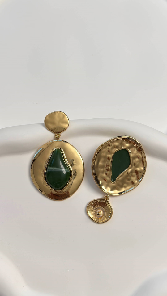 Çelik Yeşil Küpe