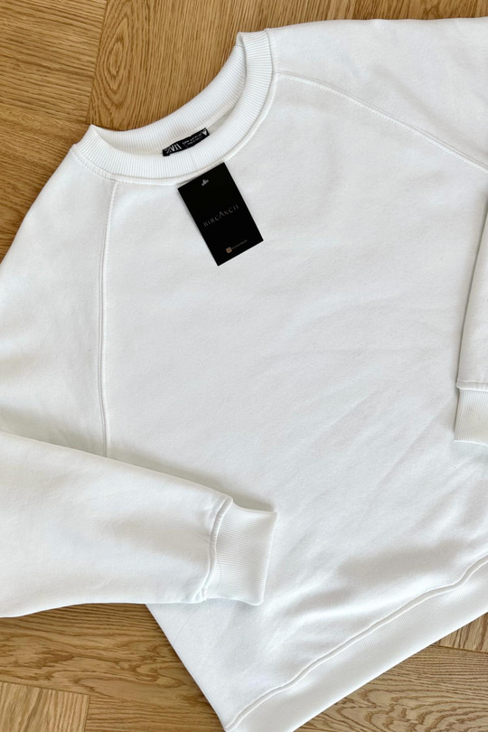 Beyaz Bisiklet Yaka Basic Sweatshirt