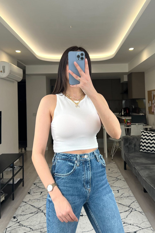Beyaz Dokulu Crop