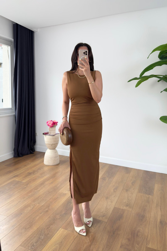 Desy Kahve Yanları Drape Detaylı Elbise