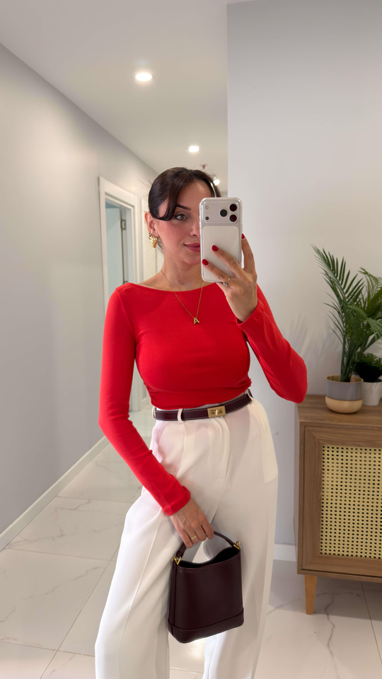 Dilvin Rebeca Kırmızı Büzgülü Kayık Yaka Bluz