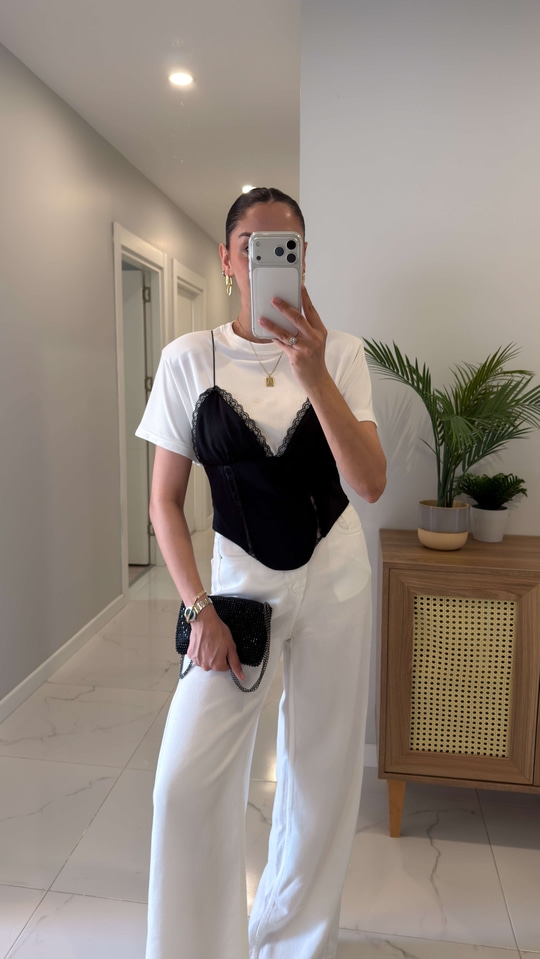 Dinolla Siyah Beyaz Askı Garnili Bluz