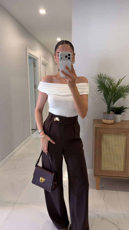 Dlvin Vilas Ekru Bardot Yaka Metal Detaylı Bluz