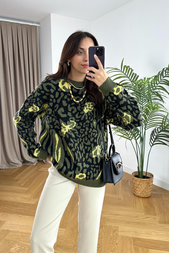 Zümrüt Neon Renk Geçişli Triko Kazak