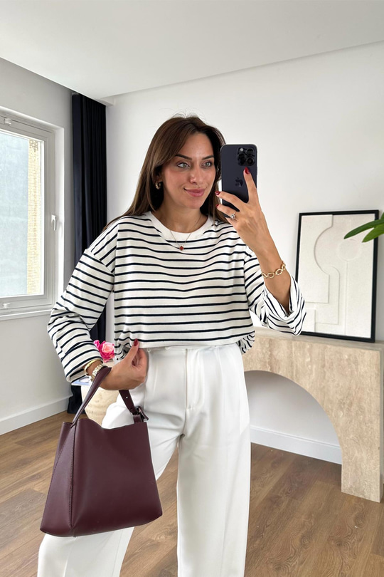 Cesina Beyaz Lacivert Çizgili Bisiklet Yaka Sweatshirt