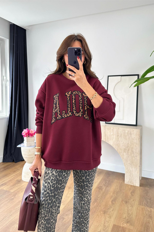 Cesila Bordo Yazı Detaylı Oversize Sweatshirt