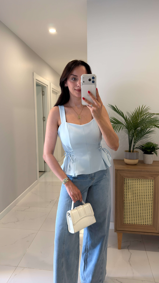 Eflisa Mavi Yanları Bağlama Detaylı Bluz