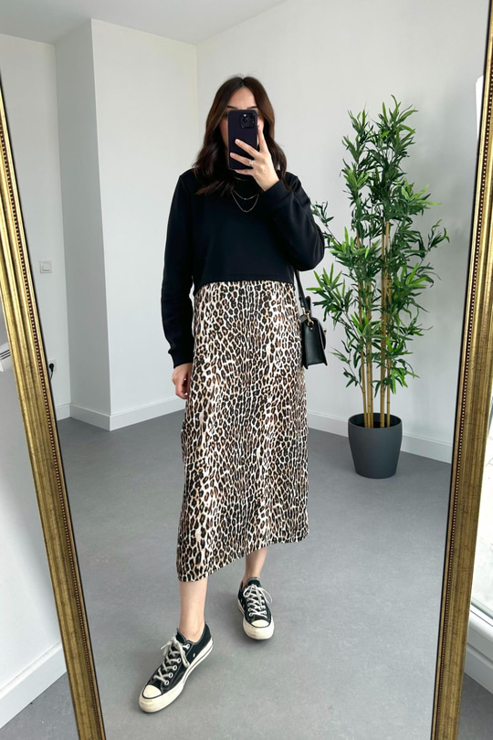 Leopar Desenli Sweatshirt Detaylı Elbise