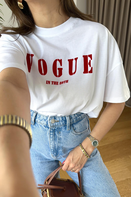 Beyaz Vogue Baskılı Tişört