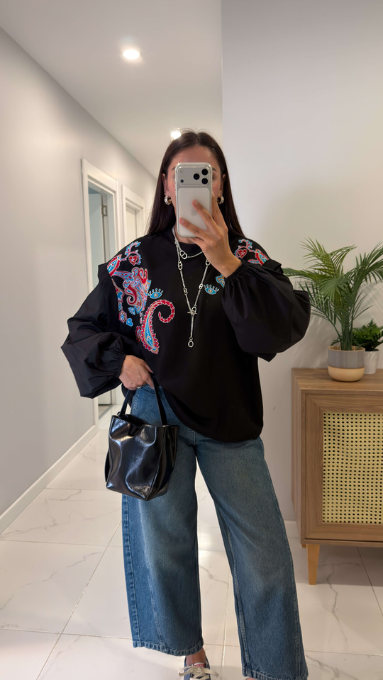 Fross Siyah Nakışlı Sweat