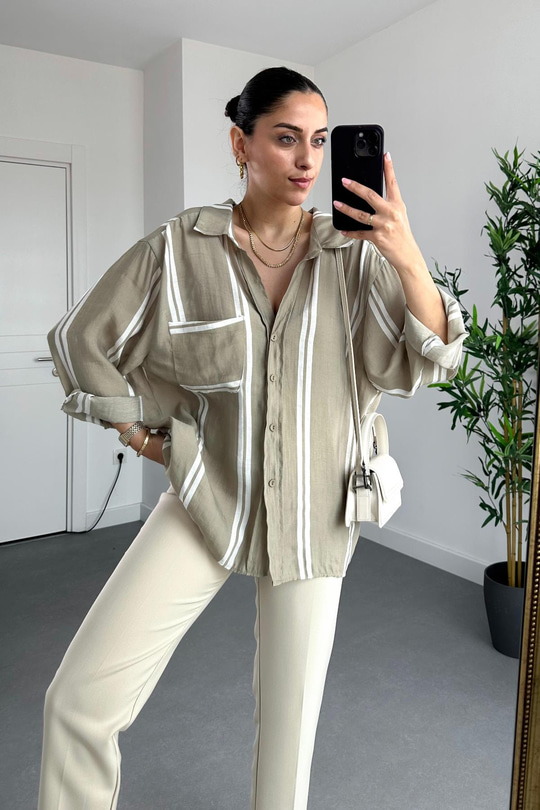 Lili Bej Çizgi Detaylı Dökümlü Gömlek