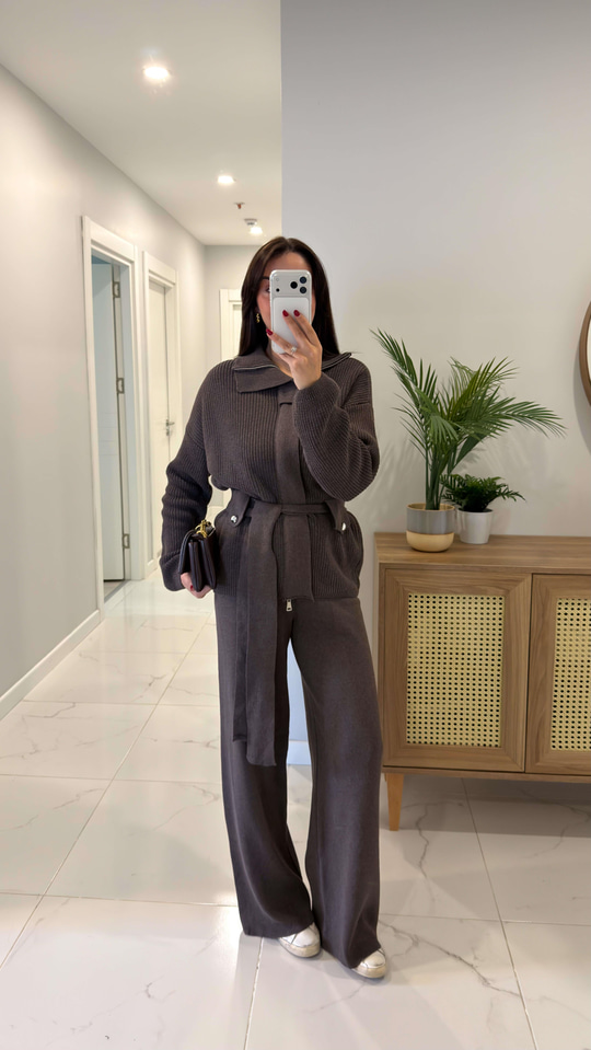 Gonisa Kahve Kemerli Hırka Pantolon Takım