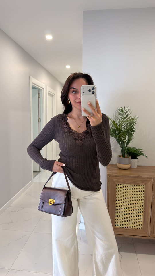 İsilla Kahve Dantelli Triko