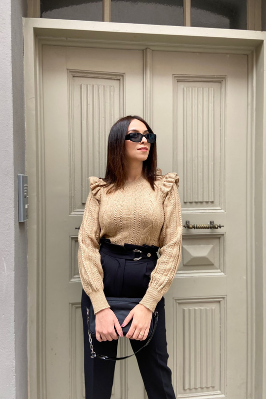 Kahve Omuz Detaylı Kazak