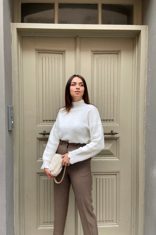 Mng Ekru Dik Yaka Fırfırlı Kazak