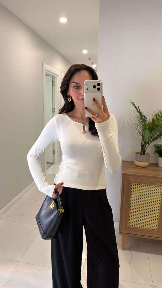 Kenry Açık Ekru Gold Toka Detaylı Bluz