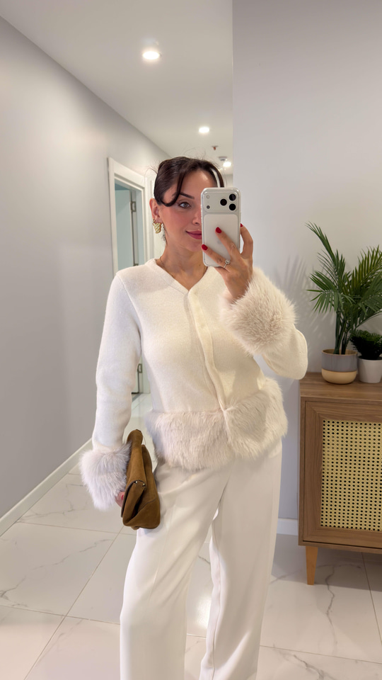 Kotina Ekru Kolları Kürk Detaylı Hırka