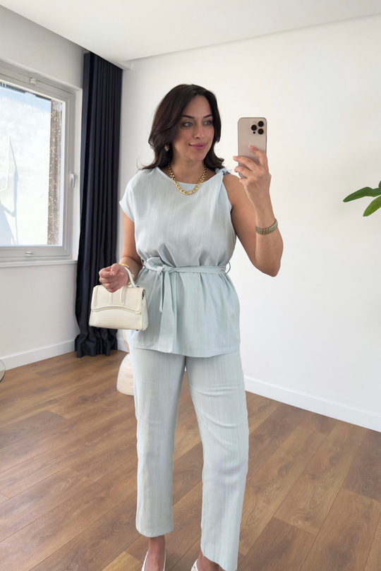 Linda Mavi Omuzu Burmalı Kuşaklı Bluz Pantolon Takım