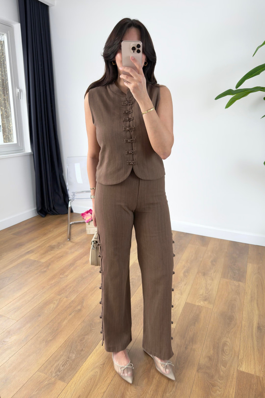 Lisa Kahve Düğme Detaylı Yelek Pantolon Takım