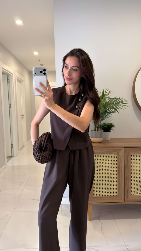 Lisra Kahve Düğme Detaylı Yelek Pantolon Takım