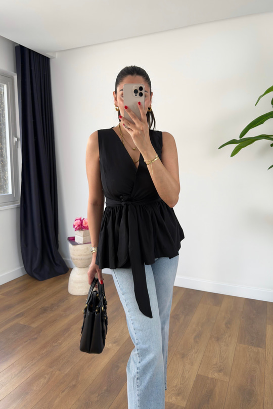 MD Perla Siyah V Yaka Bağlama Detaylı Bluz