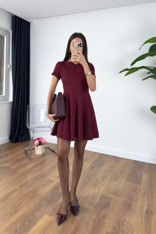 Musla Bordo Pileli Mini Elbise