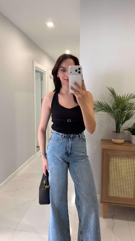 Nullas Siyah Halter Yaka Toka Detaylı Bluz