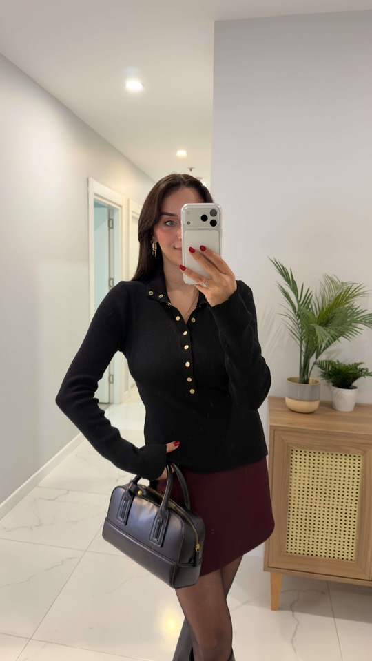 Posti Siyah Çıtçıt Detaylı Bluz