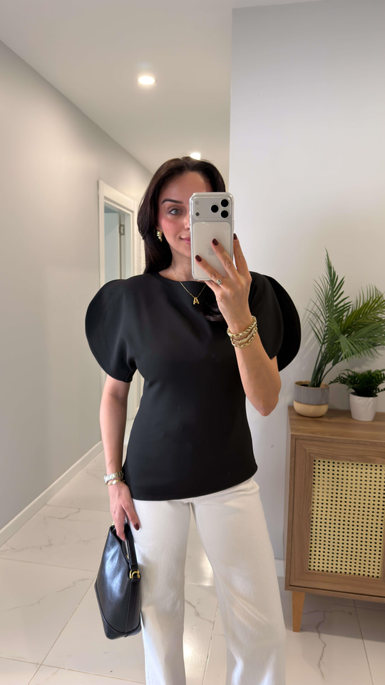 Pusla Siyah Kol Detaylı Bluz