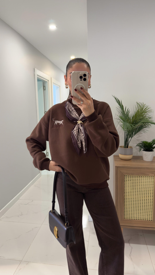 Ravix Kahve Gold Toka Detaylı Fularlı Sweat