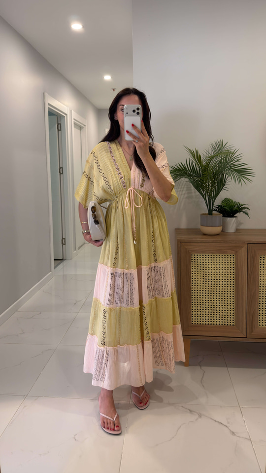 Rokle Pembe Sarı Desenli Elbise