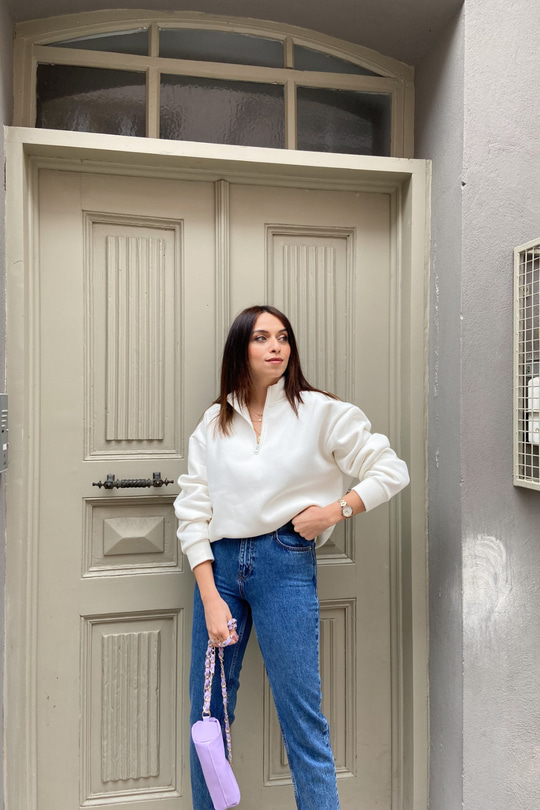 Beyaz Fermuarlı Sweatshirt